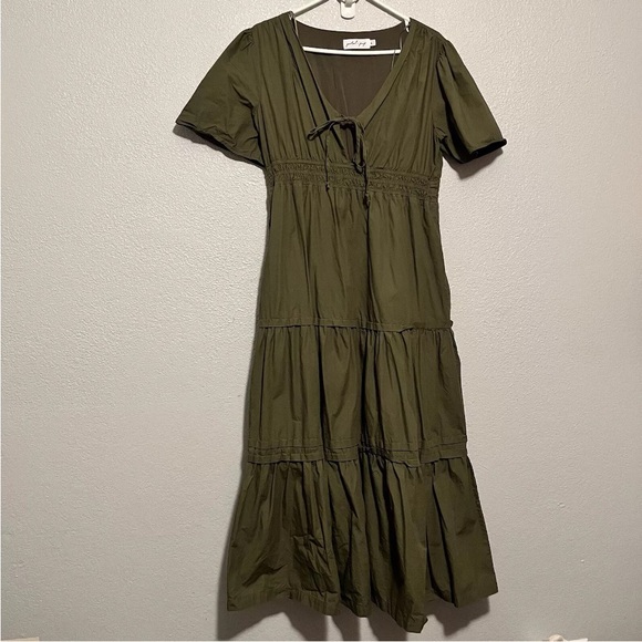 Petal & Pup Dresses & Skirts - Petal + Pup Olive Green Short Sleeve Lined Tiered Maxi Dress Size Large